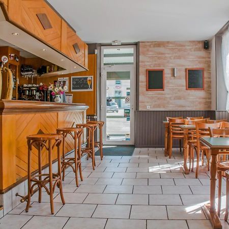 Café Hôtel de la Gare Champagnole Extérieur photo