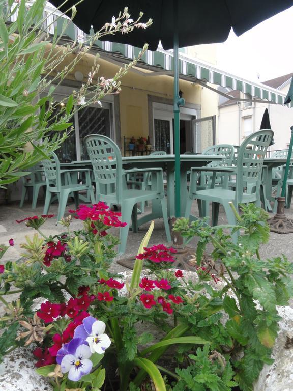 Café Hôtel de la Gare Champagnole Extérieur photo