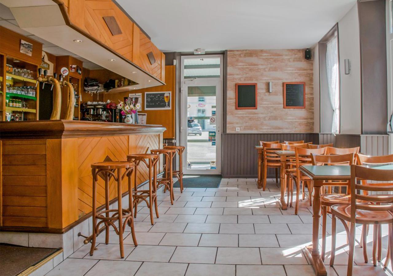 Café Hôtel de la Gare Champagnole Extérieur photo